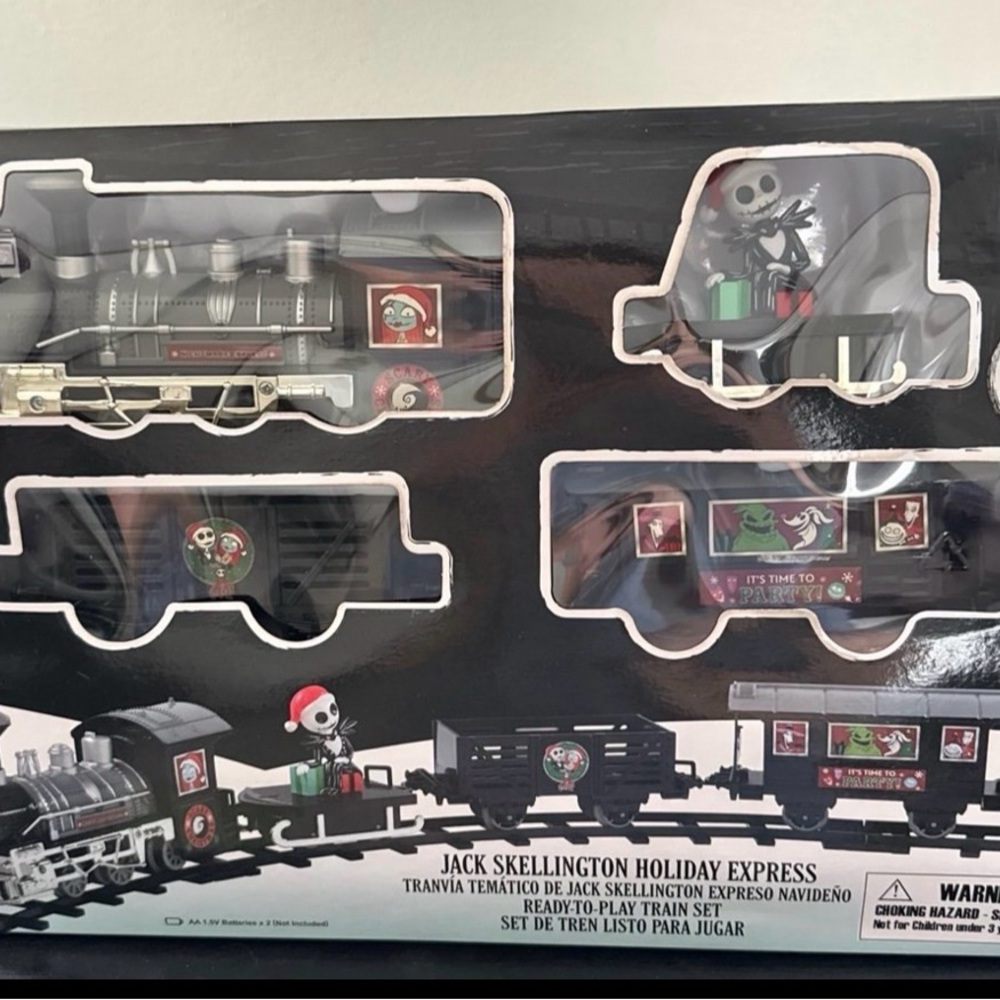 Nightmare Before Christmas Wreath and Train Set - Picture 4 of 8